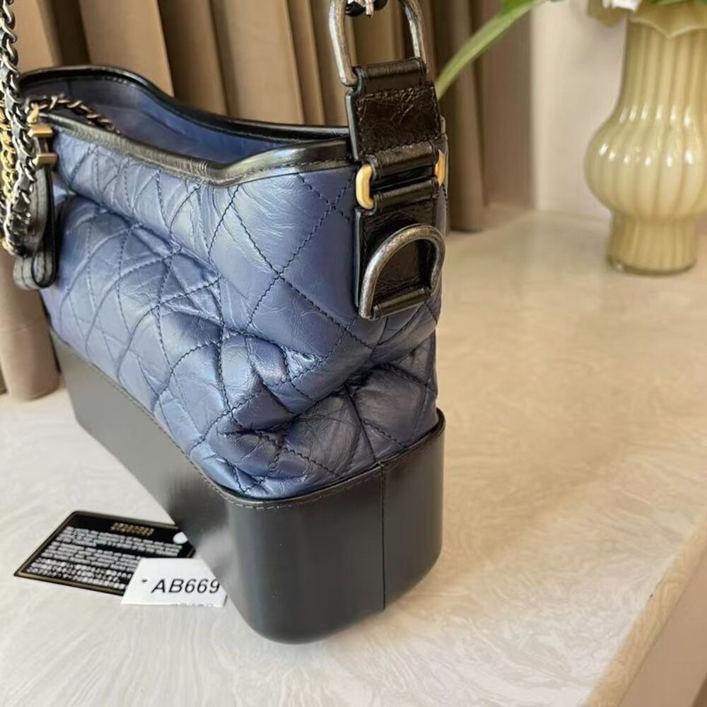 Chanel Women Pre-Loved Bag Very Good Condition - Picture 4 of 8